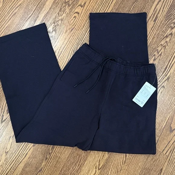 Athleta forever fleece wide leg pant. new. Size medium tall Black nwt #767937 - Picture 6 of 8